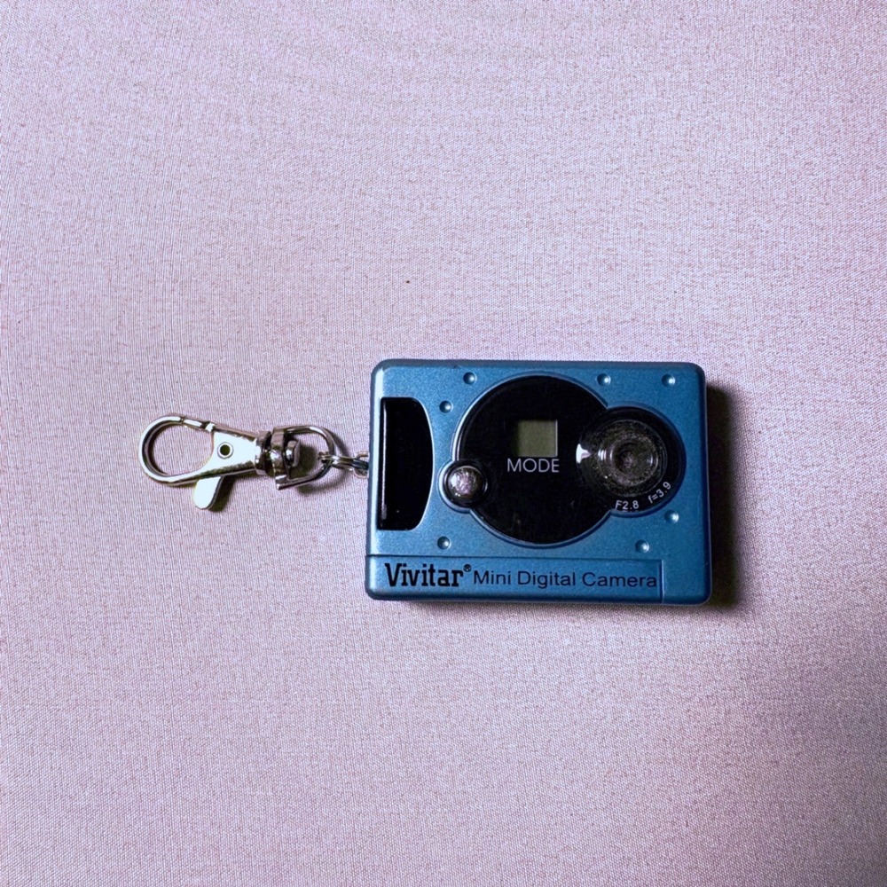 Vivitar Mini Digital Camera Blue Keychain Compact Portable F2.8 f=3.9 Tested